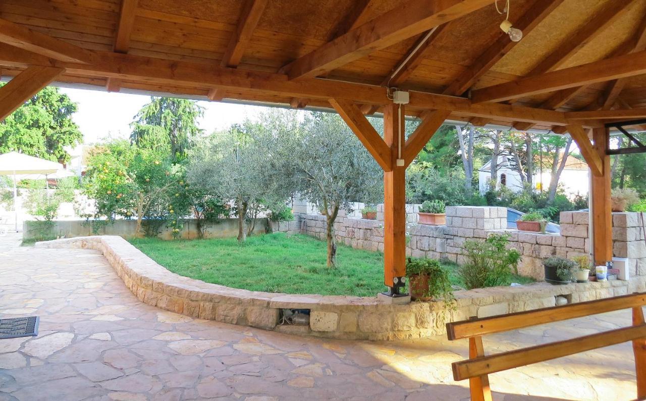 Bungalow Vice With Pool Pakoštane Exteriér fotografie