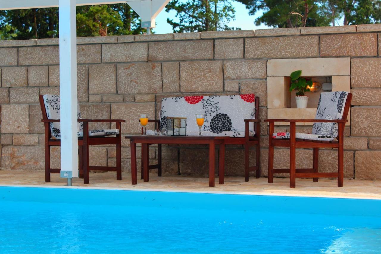 Bungalow Vice With Pool Pakoštane Exteriér fotografie