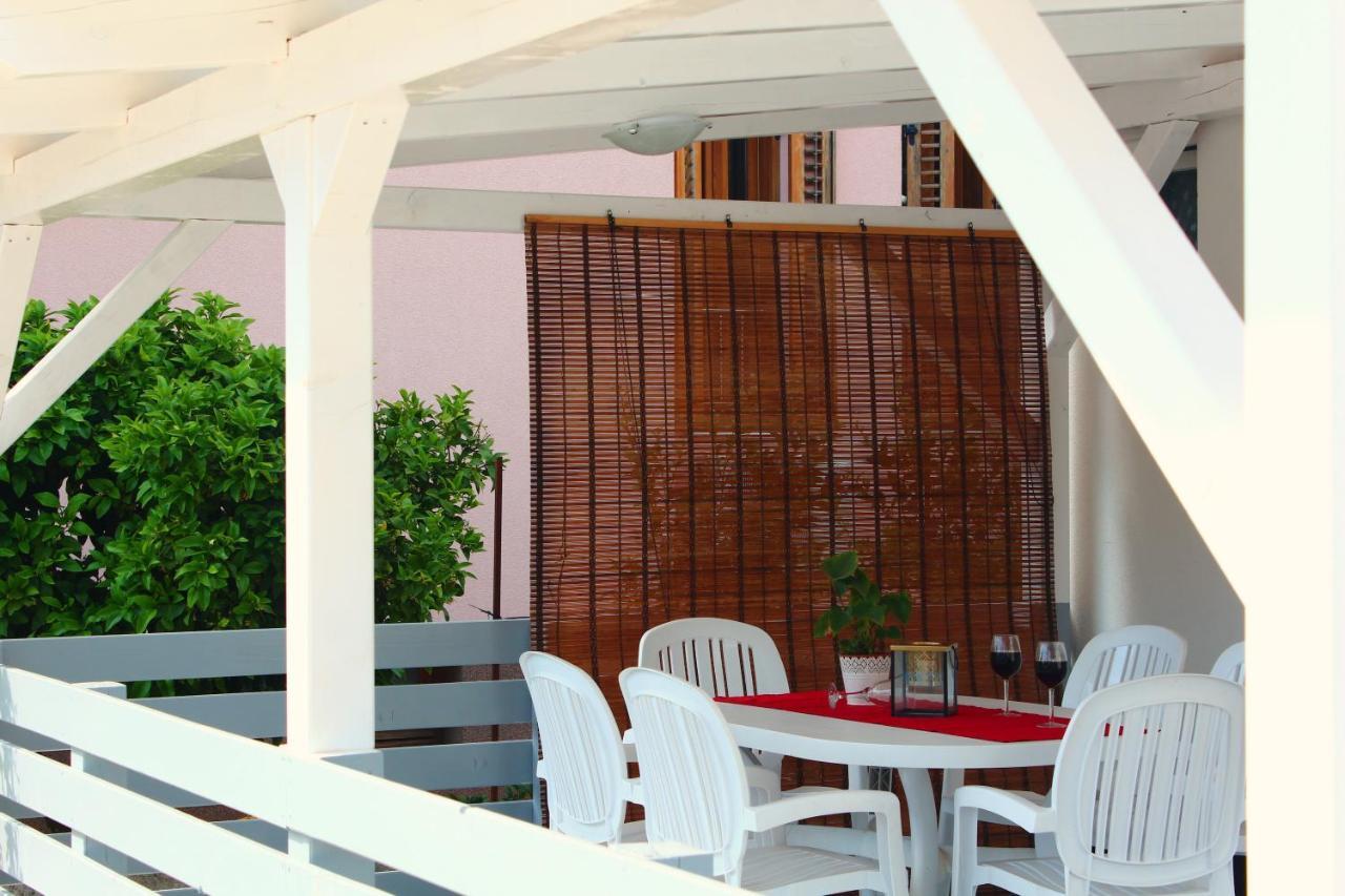 Bungalow Vice With Pool Pakoštane Exteriér fotografie