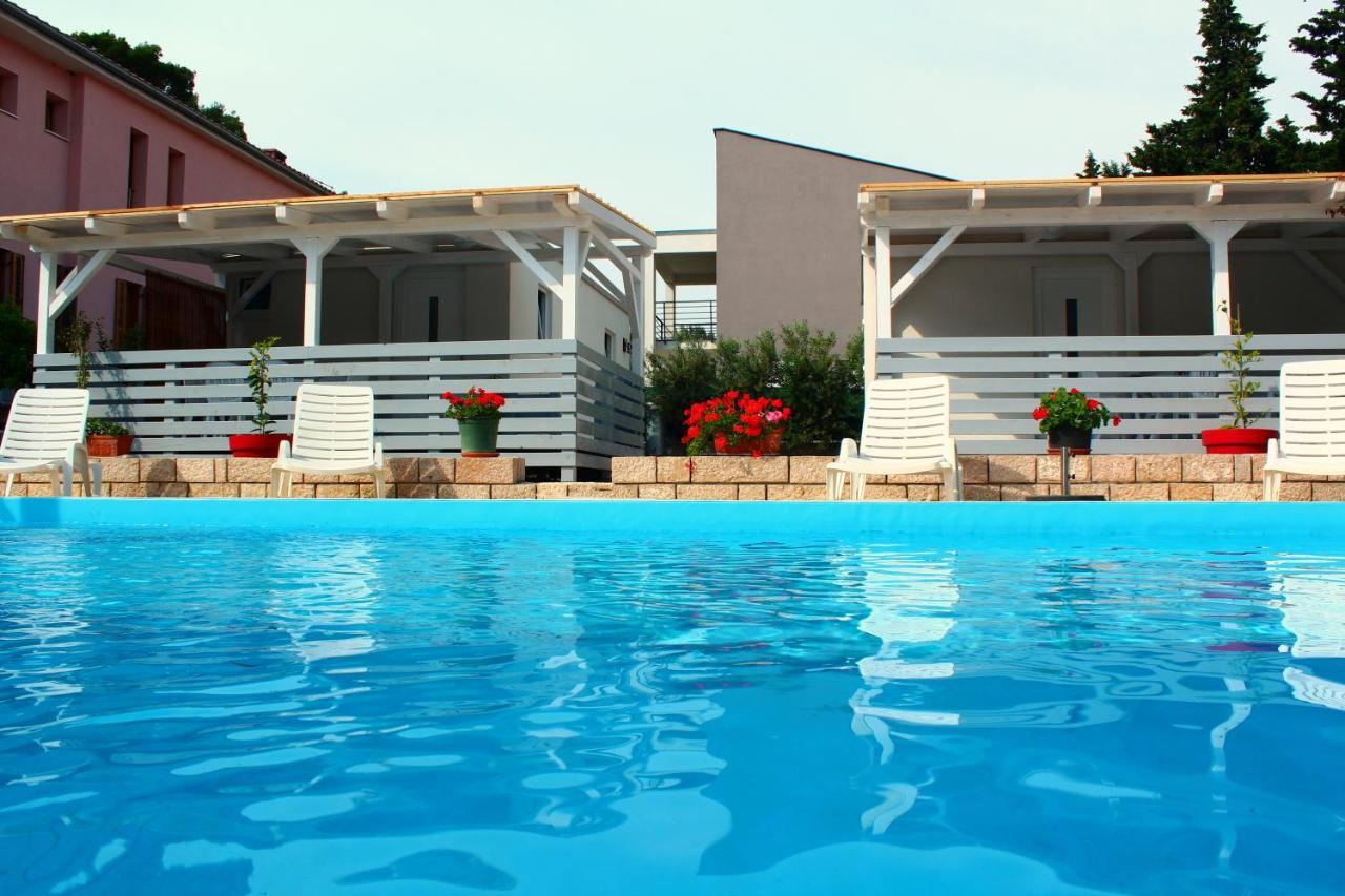 Bungalow Vice With Pool Pakoštane Exteriér fotografie