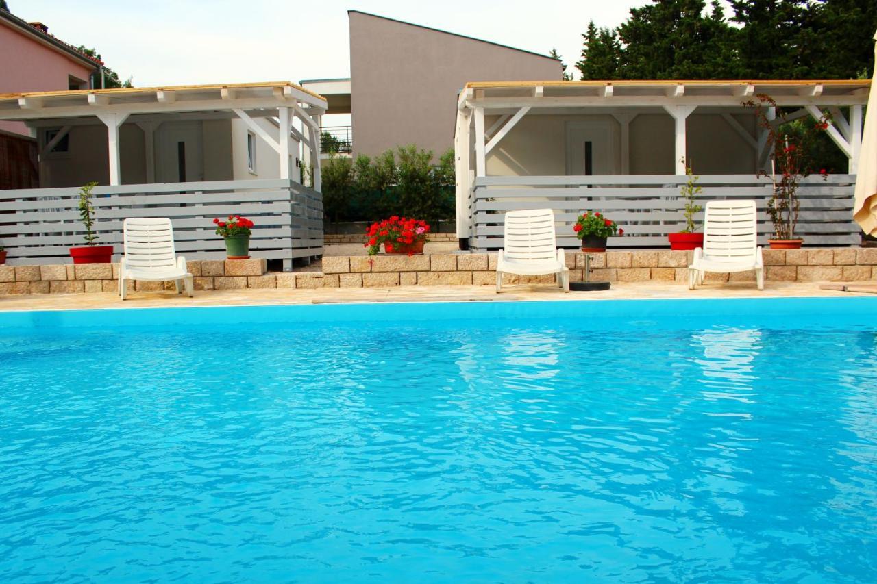Bungalow Vice With Pool Pakoštane Exteriér fotografie